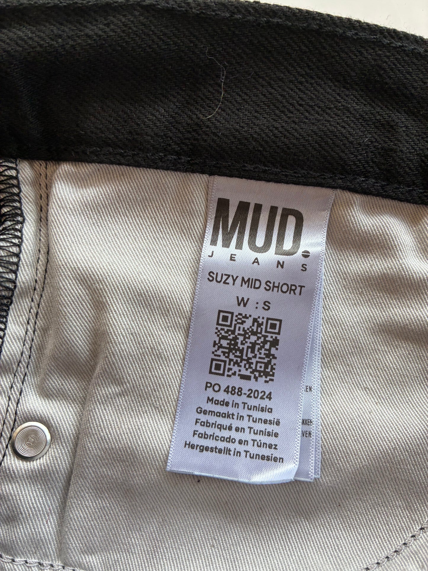 Suzy Mid Short - BlackDip