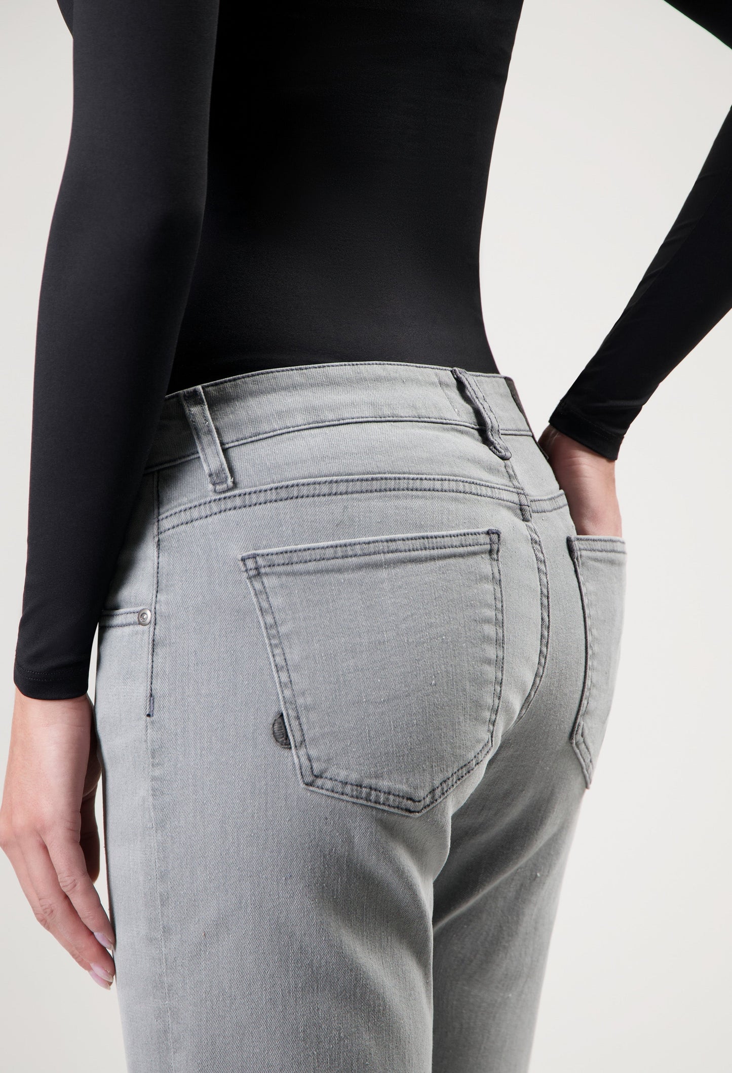 Carry Mid Straight - Light Grey