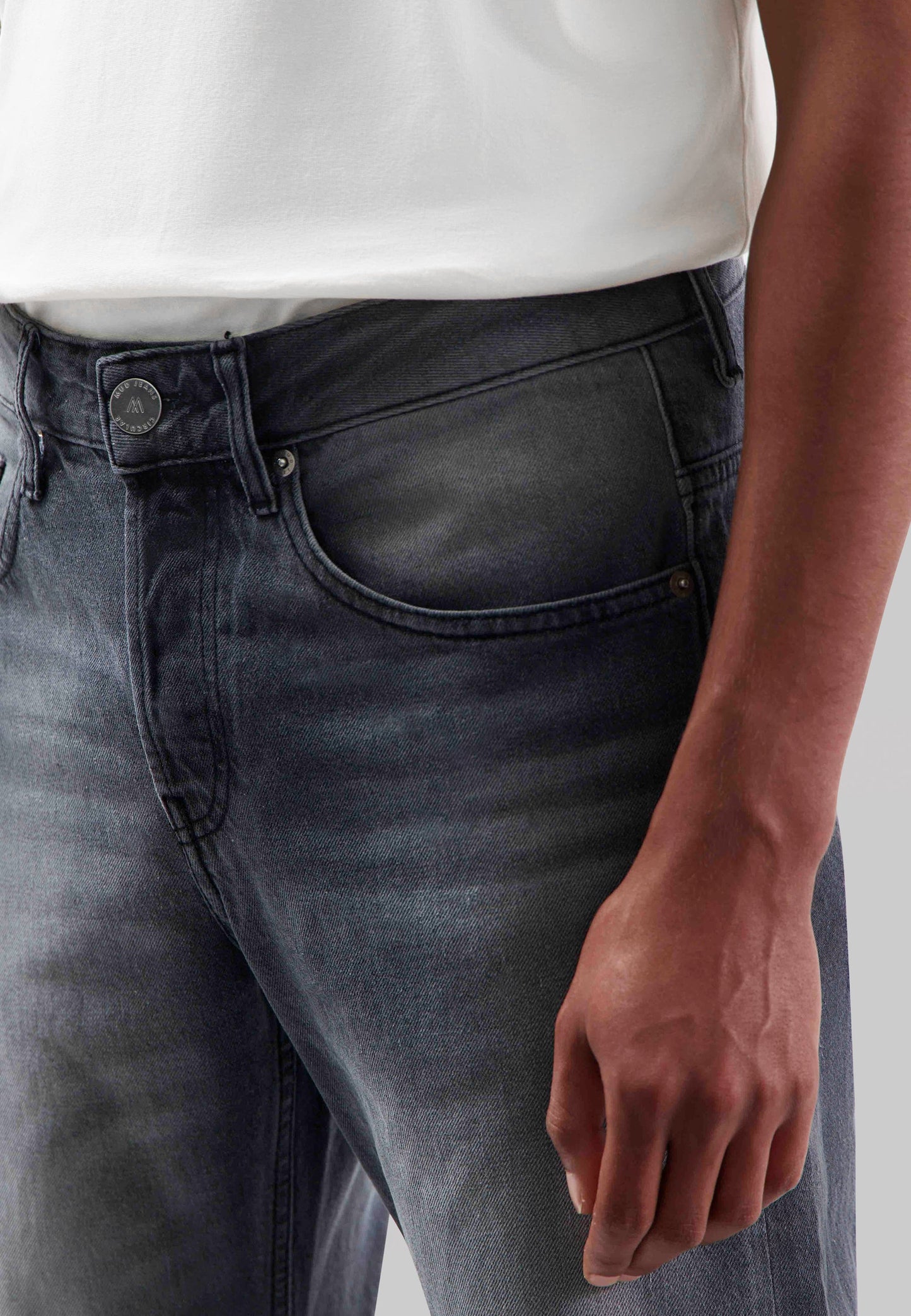 Extra Easy - Worn Black