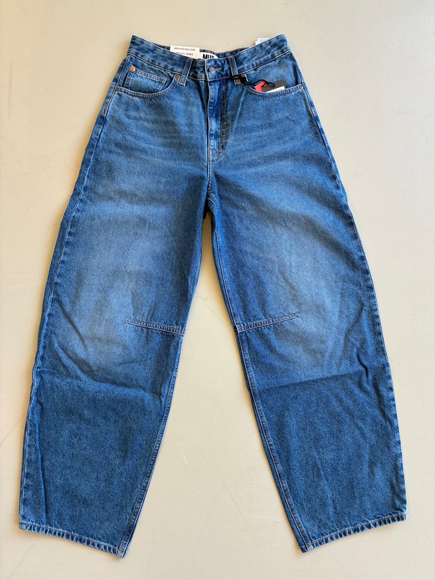Demi High Balloon - Medium Aged