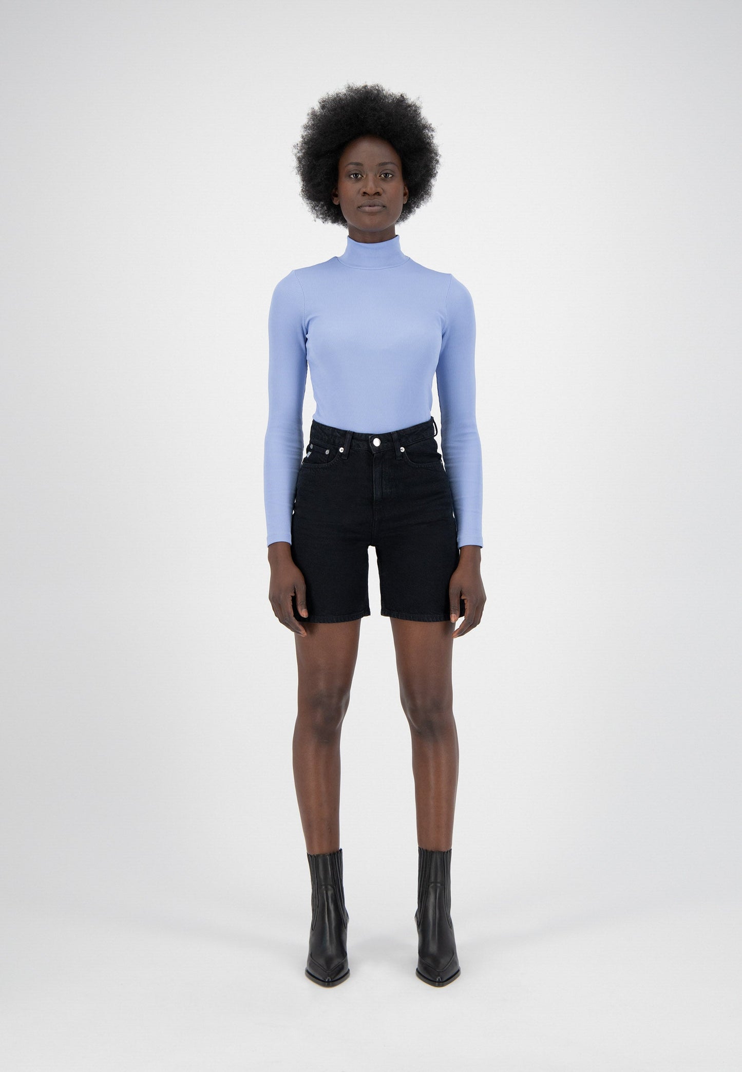 Beverly Short - Dip Black