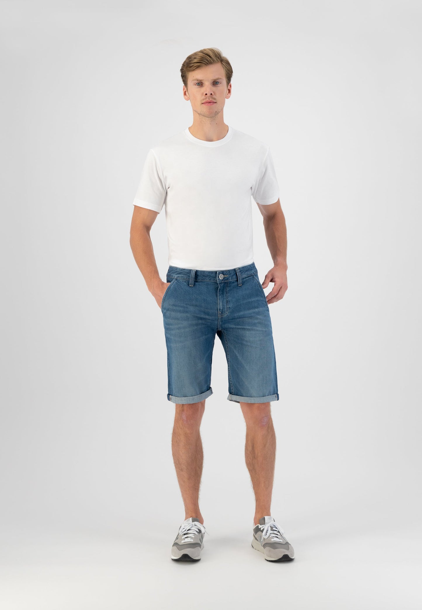 Carlo Short - Medium Worn