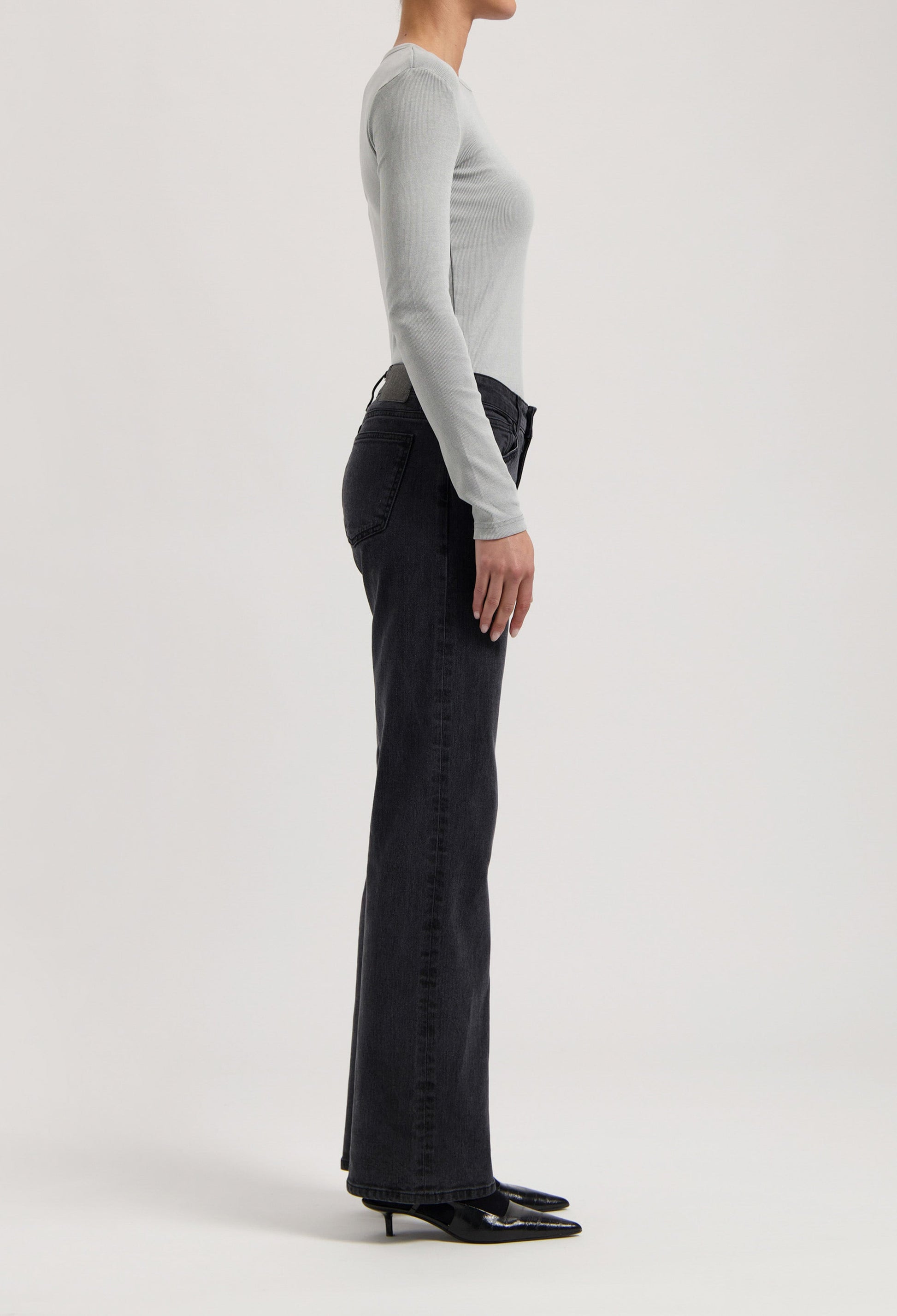 Carry Mid Straight - Black Vintage