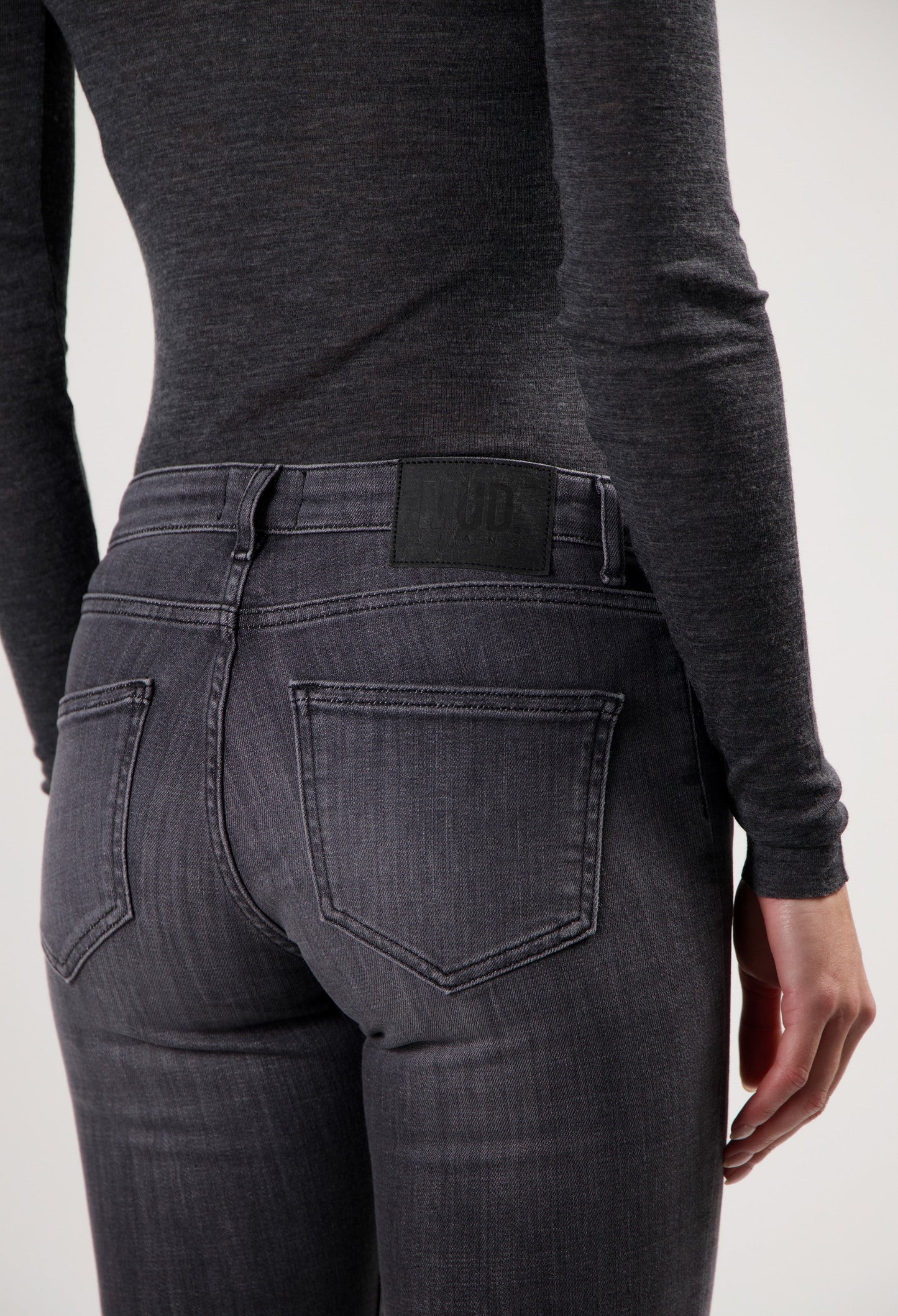 Faye Low Slim - Authentic Black
